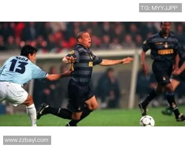 范戴克：从青涩小将到世界顶级后卫的传奇之路与足球哲学